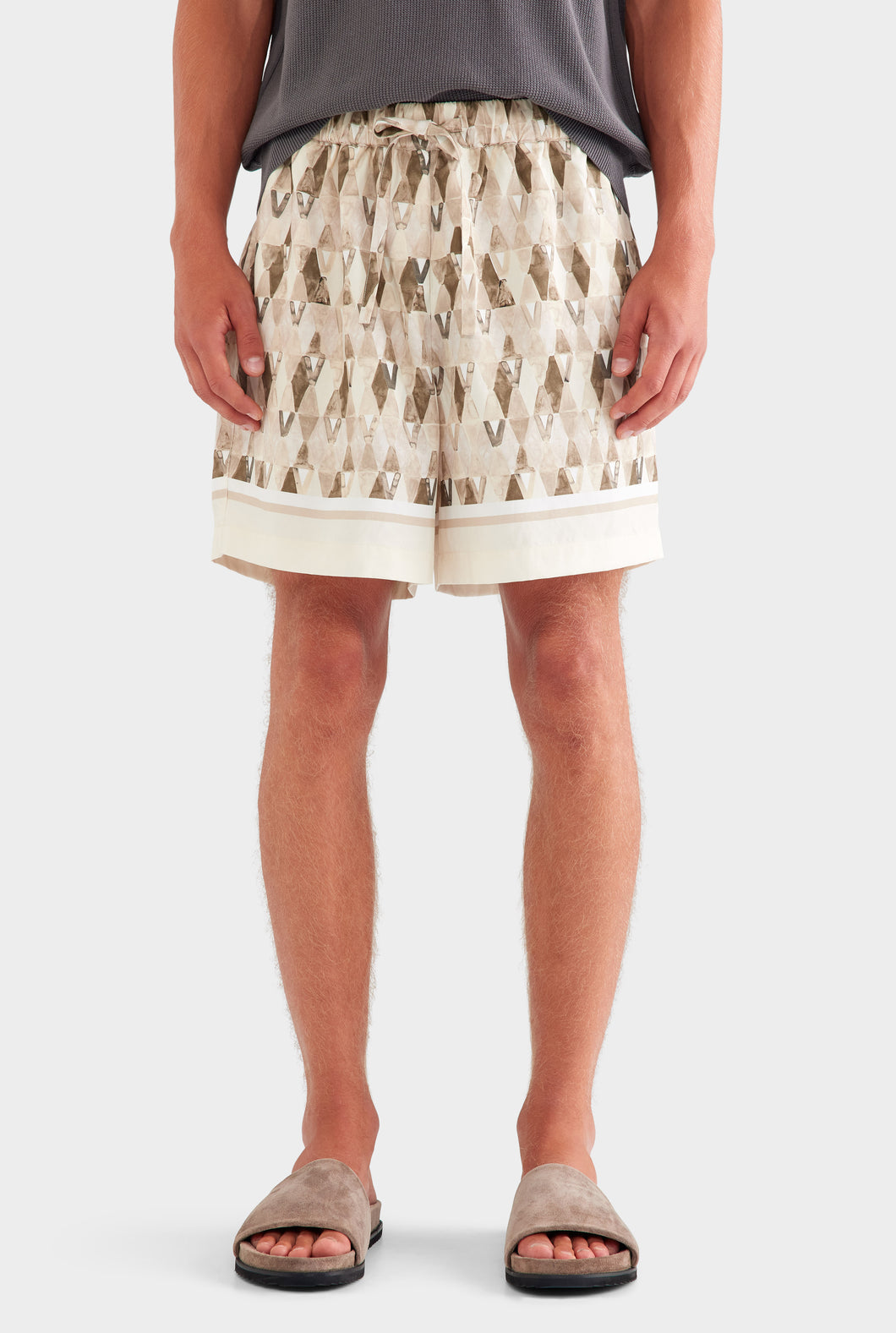 Relaxed Tencel Short - Beige Painted V Monogram