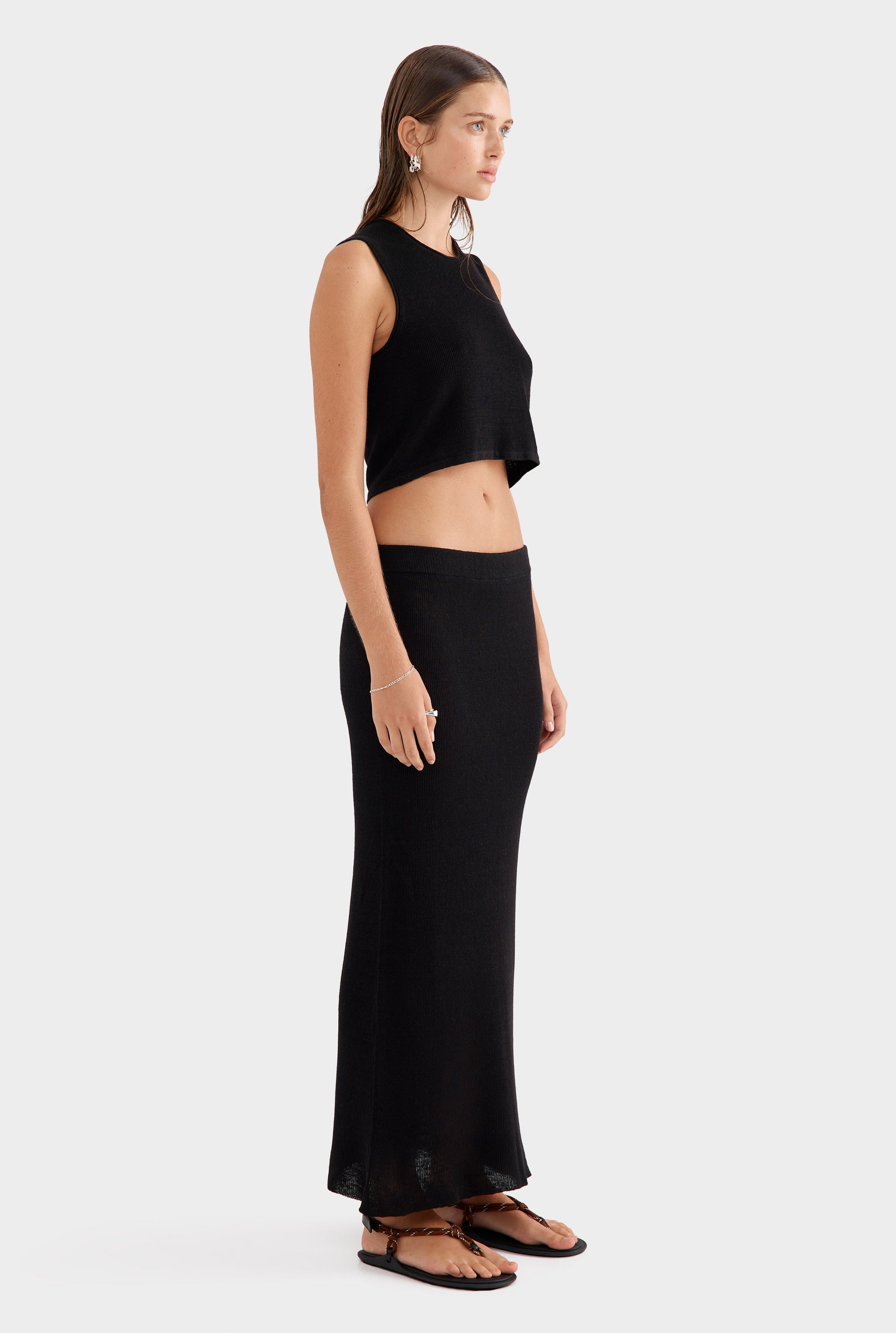 Rib Knitted Cropped Tank 2.0 - Black