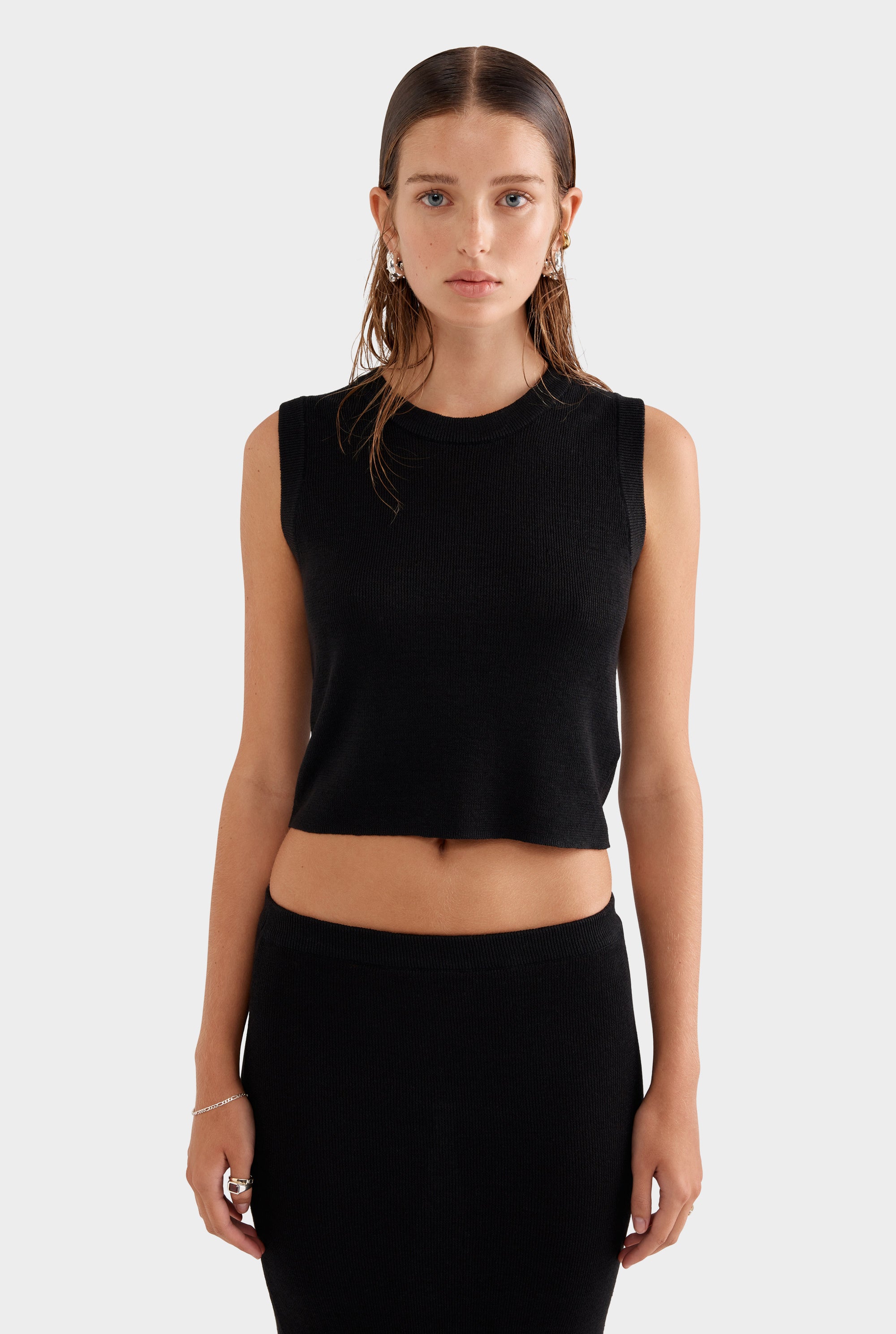 Rib Knitted Cropped Tank - Black